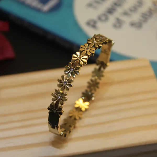 Gold_Plated_Anti_Tarnish_Floral_Bracelet_for_Women