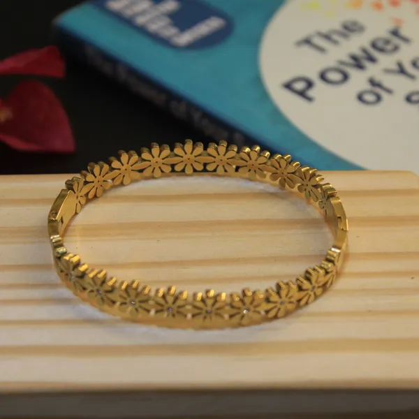Gold_Plated_Anti_Tarnish_Floral_Bracelet_for_Women