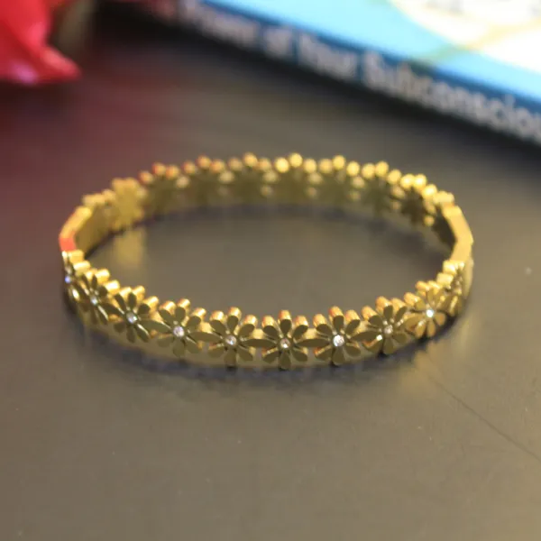 Gold_Plated_Anti_Tarnish_Floral_Bracelet_for_Women