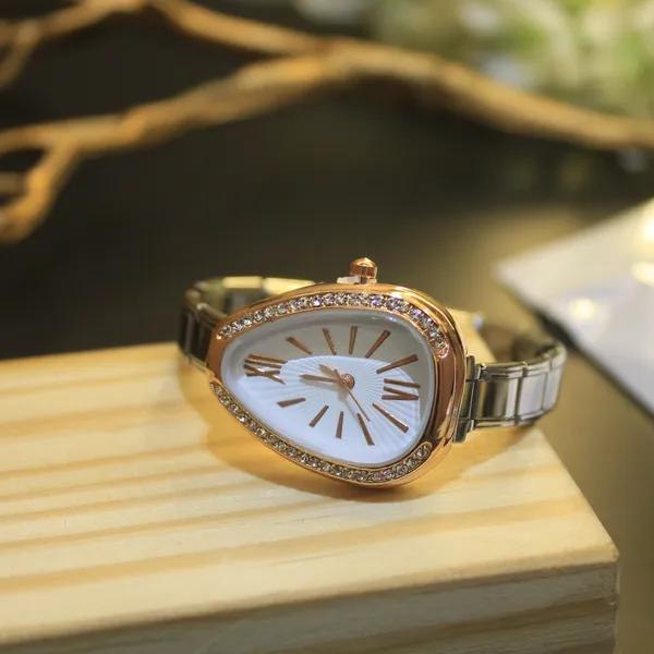 Glimsy_Ivory_Halo_Bracelet_Watch