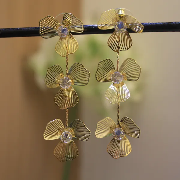 Alloy_Stylish_Korean_Earing_For_Women