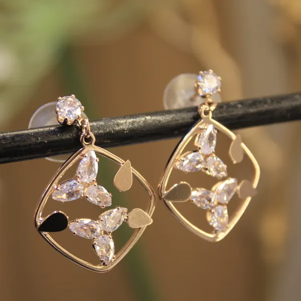Alloy_Stylish_Western_Earing_For_Women