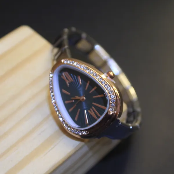 Glimsy_Obsidian_Halo_Bracelet_Watch