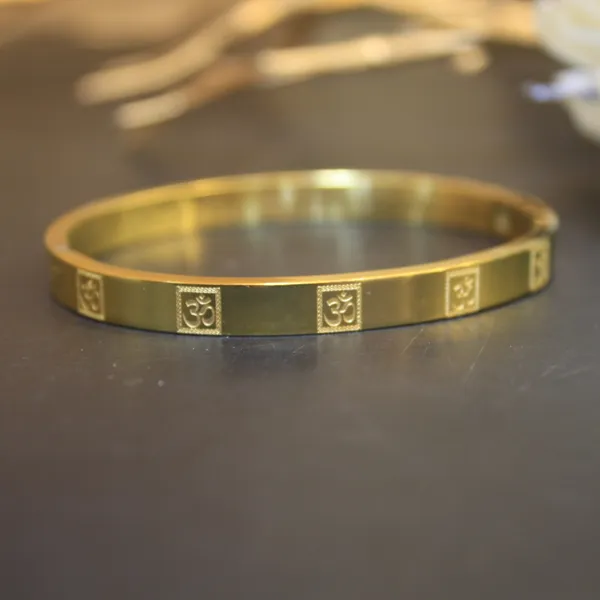 Gold_Plate_Anti_Tarnish_OM_Bracelet_For_Men