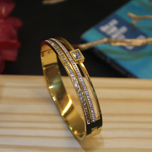 Gold_Plated_Anti_Tarnish_Cubic_Zirconia_Bracelet_Bangle_|_Pack_of__1