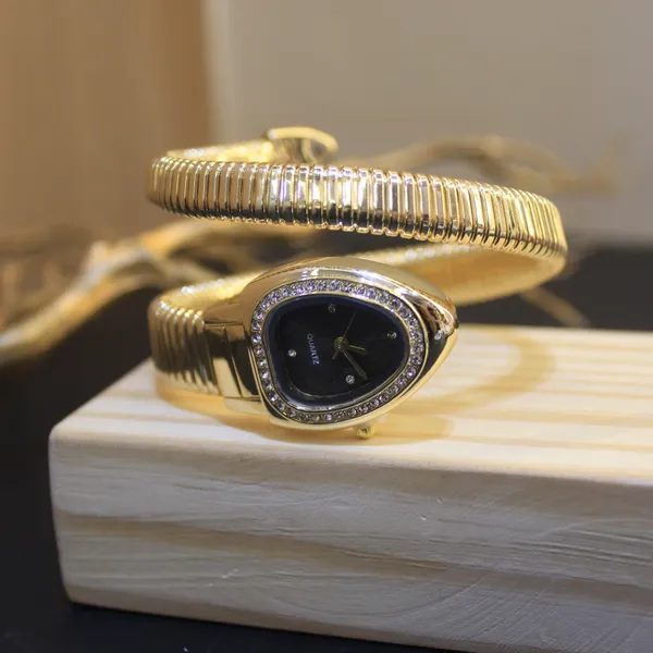Glimsy_Serpentina_Luxe_–_Gold_Plated_Bracelet_Watch