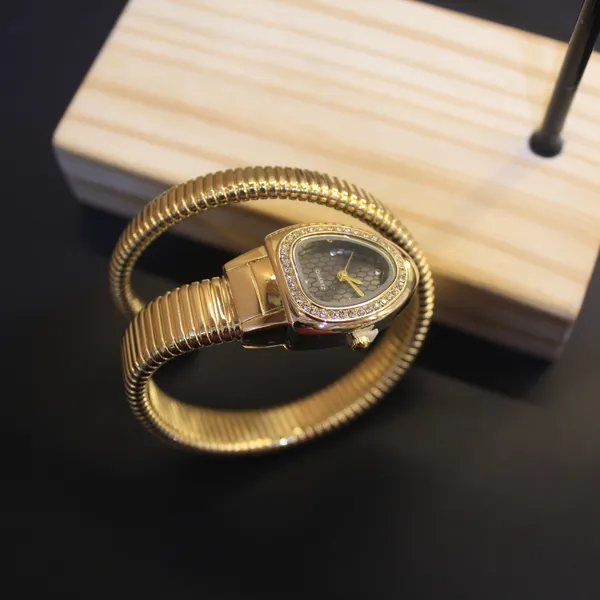 Glimsy_Serpentina_Luxe_–_Gold_Plated_Bracelet_Watch
