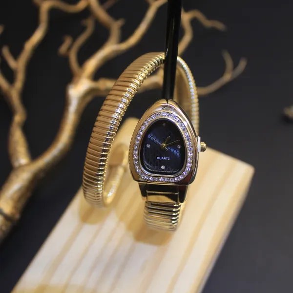 Glimsy_Serpentina_Luxe_–_Gold_Plated_Bracelet_Watch