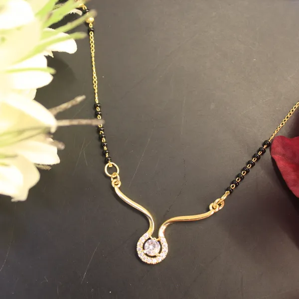 Glimsy_Gold_Plated_Anti_Tarnish_Seraphina_Curve_Mangalsutra