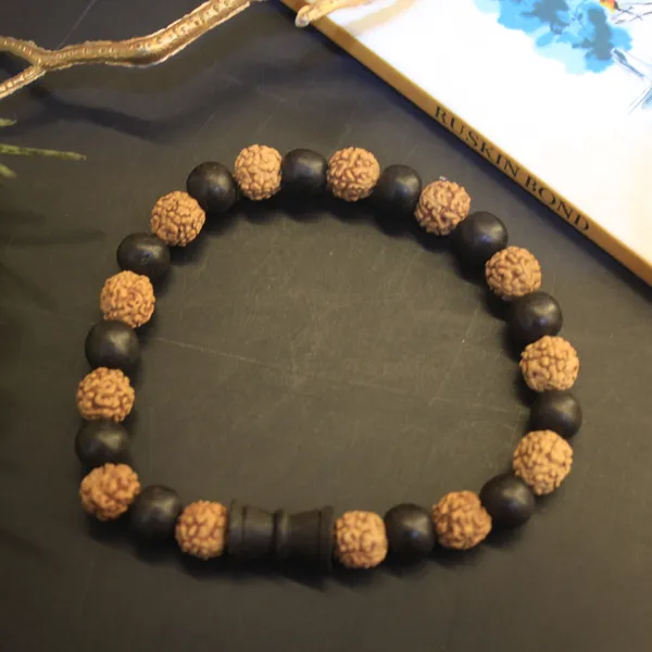Glimsy_Divine_Shield_-_Certified_Rudraksha_Karungali_Bracelet