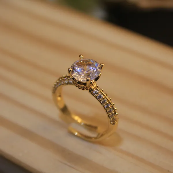 Glimsy_Eternal_Spark_–_Gold_Plated_Solitaire_Ring