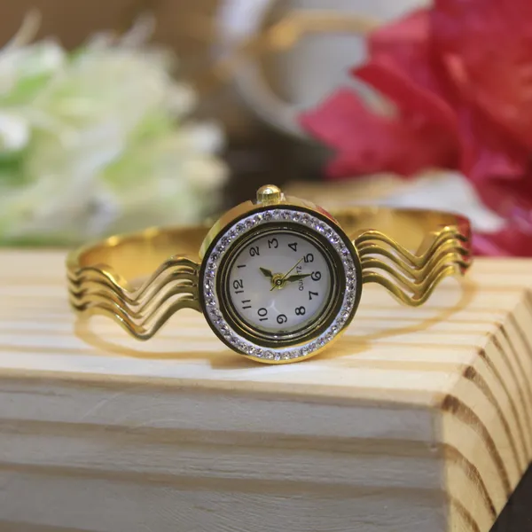 Glimsy_Women_Bracelet_Watch
