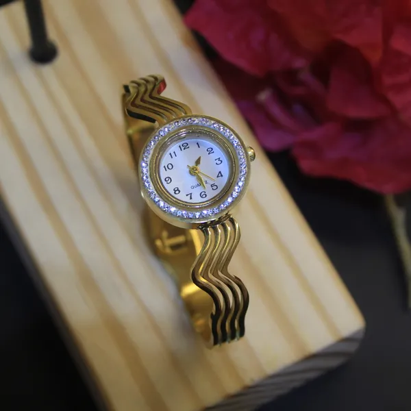 Glimsy_Women_Bracelet_Watch