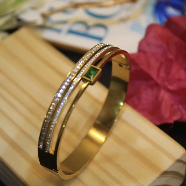 Gold_Plated_Anti_Tarnish_Cubic_Zirconia_Emerald_toned_Bracelet_for_Women_|_Pack_of__1