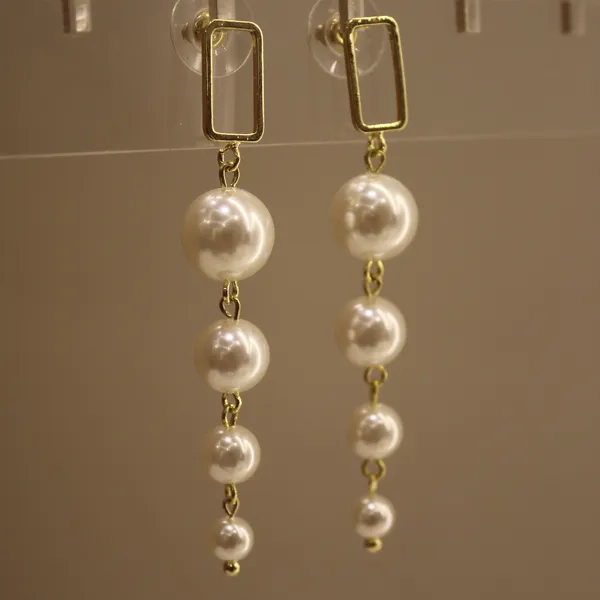 Alloy_Stylish_Korean_Earing_For_Women