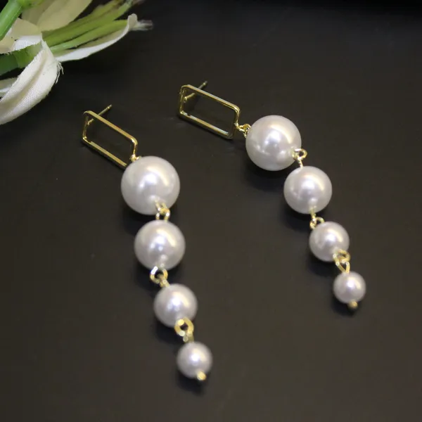 Alloy_Stylish_Korean_Earing_For_Women