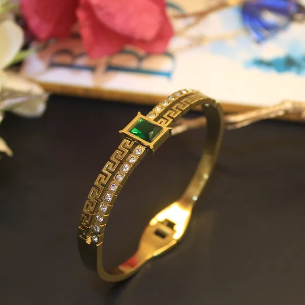 Gold_Plated_Anti_Tarnish_Emerald_Toned_Bracelet_for_Women