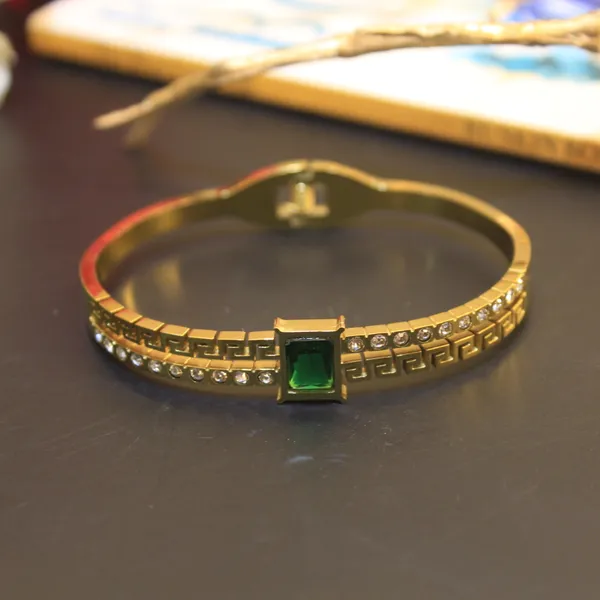 Gold_Plated_Anti_Tarnish_Emerald_Toned_Bracelet_for_Women