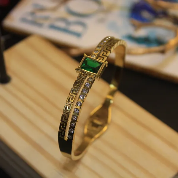 Gold_Plated_Anti_Tarnish_Emerald_Toned_Bracelet_for_Women