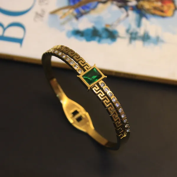 Gold_Plated_Anti_Tarnish_Emerald_Toned_Bracelet_for_Women