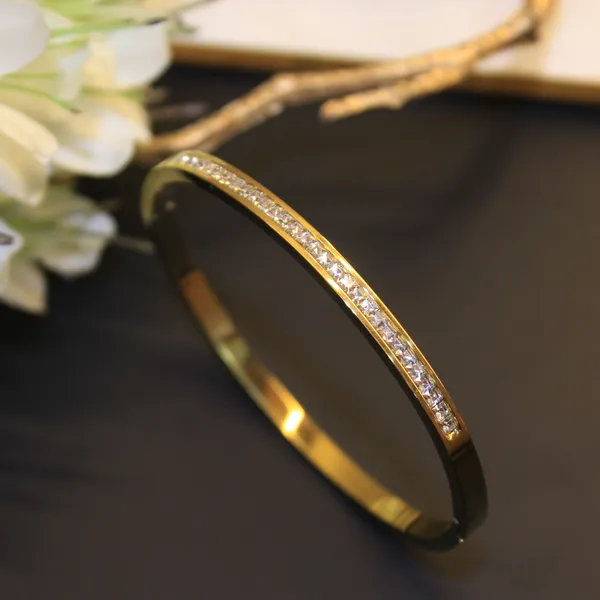 Premium_Gold_Plated_Bracelet_for_Women