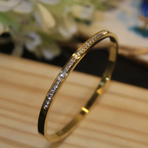 Premium_Gold_Plated_Bracelet_for_Women