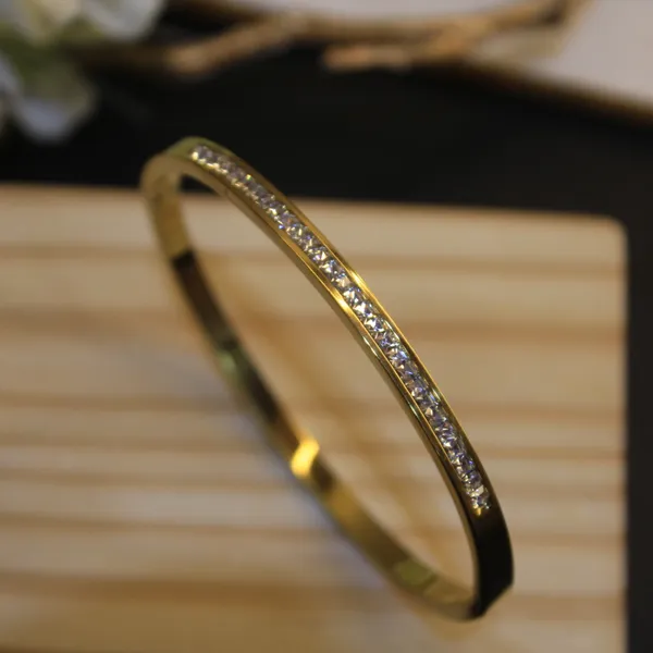 Premium_Gold_Plated_Bracelet_for_Women