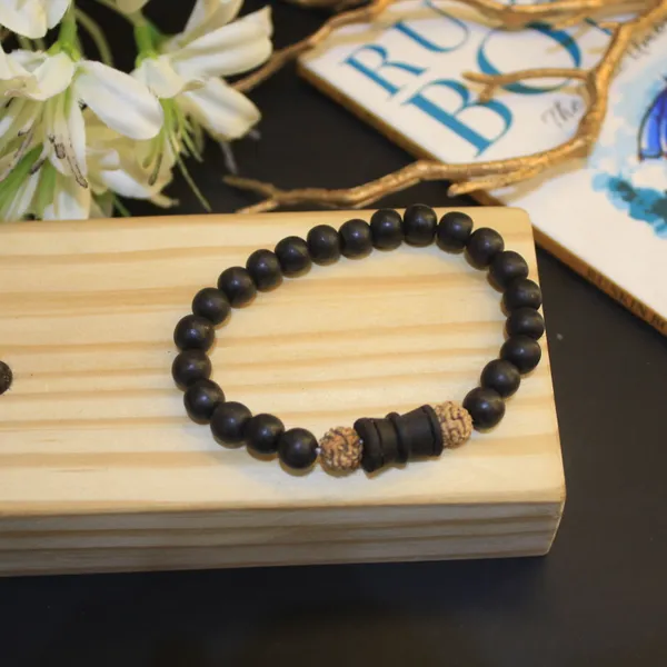 Glimsy_Grounding_Aura_-_Certified_Karungali_Bracelet