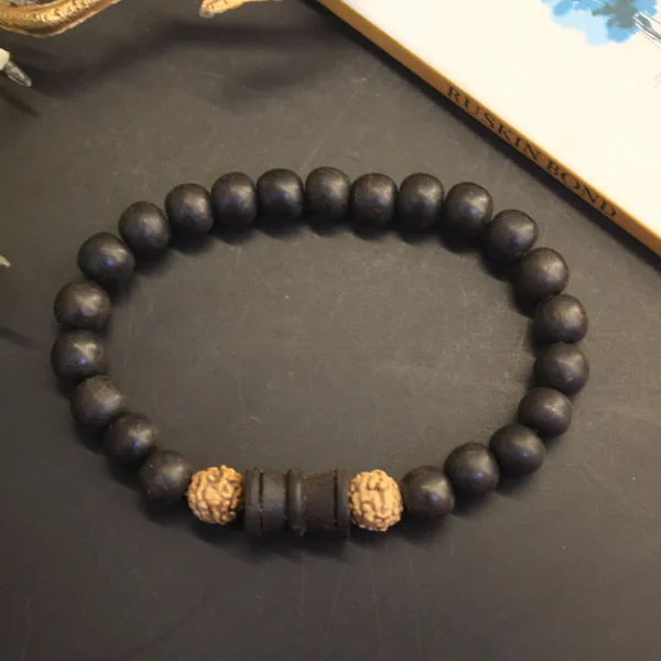 Glimsy_Grounding_Aura_-_Certified_Karungali_Bracelet