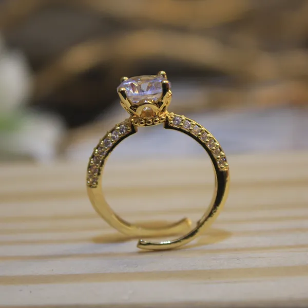 Glimsy_Eternal_Spark_–_Gold_Plated_Solitaire_Ring
