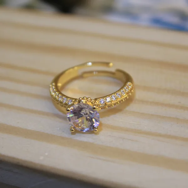 Glimsy_Eternal_Spark_–_Gold_Plated_Solitaire_Ring