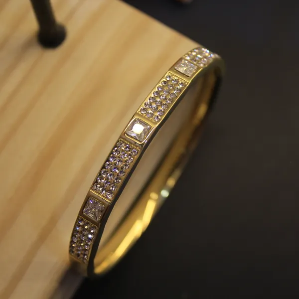 Gold_Plated_Anti_Tarnish_American_Diamond_Eternal_Spark_Bracelet