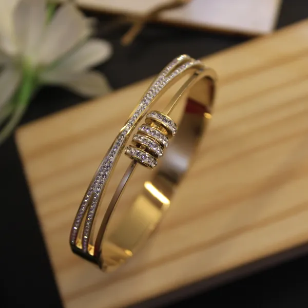 Gold_Plated_Anti_tarnish_Royal_Radiant_Knot_Bracelet