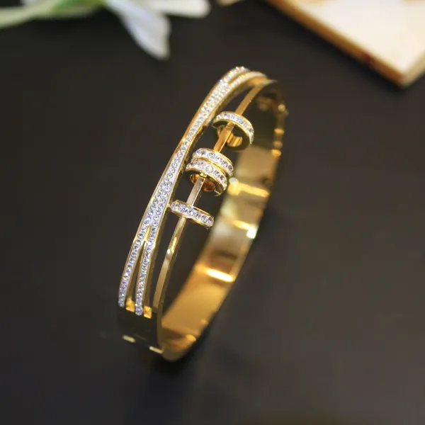 Gold_Plated_Anti_tarnish_Royal_Radiant_Knot_Bracelet