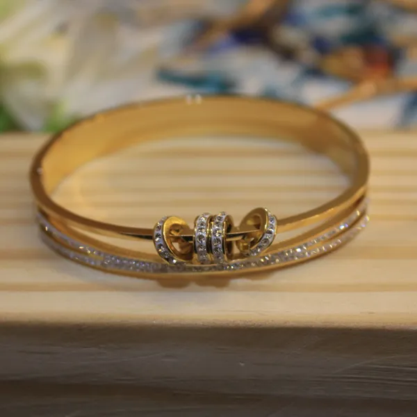 Gold_Plated_Anti_tarnish_Royal_Radiant_Knot_Bracelet
