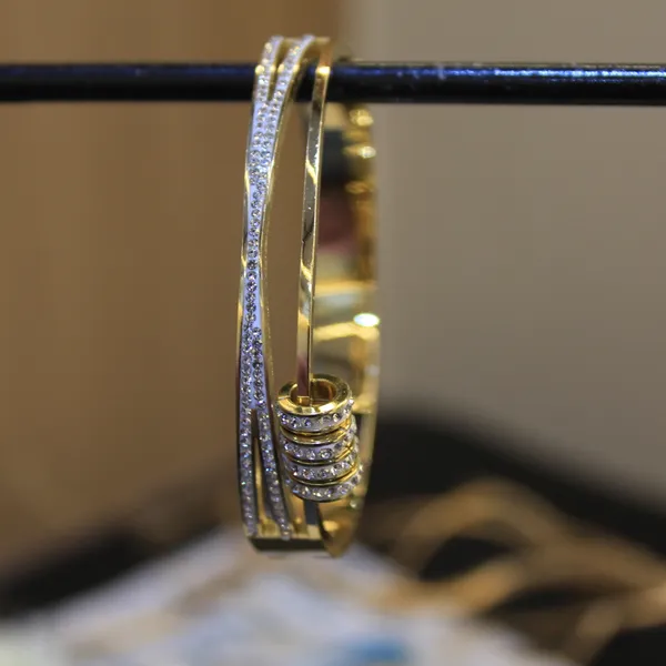 Gold_Plated_Anti_tarnish_Royal_Radiant_Knot_Bracelet