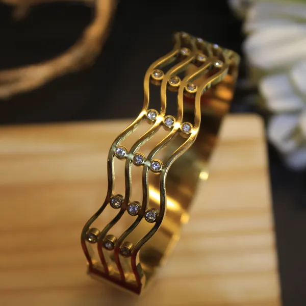 Gold_Plated_Anti_tarnish_Zig_Zag_Stone_Stubbed_Bracelet