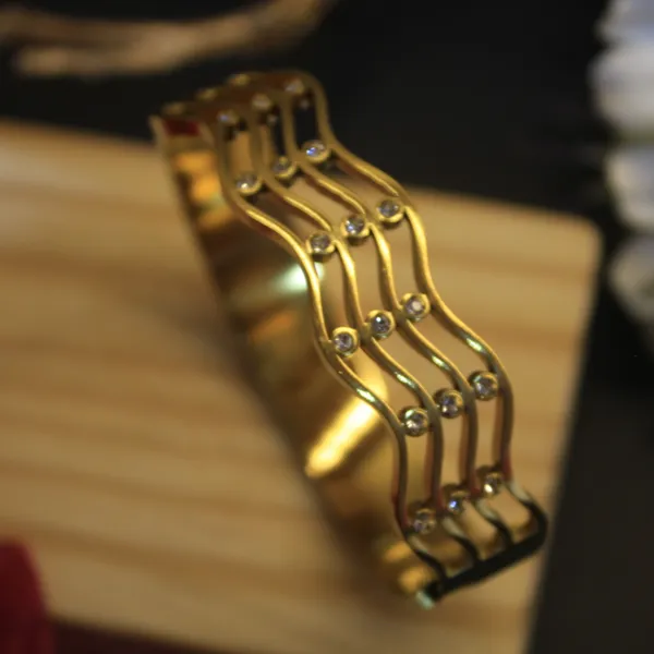 Gold_Plated_Anti_tarnish_Zig_Zag_Stone_Stubbed_Bracelet