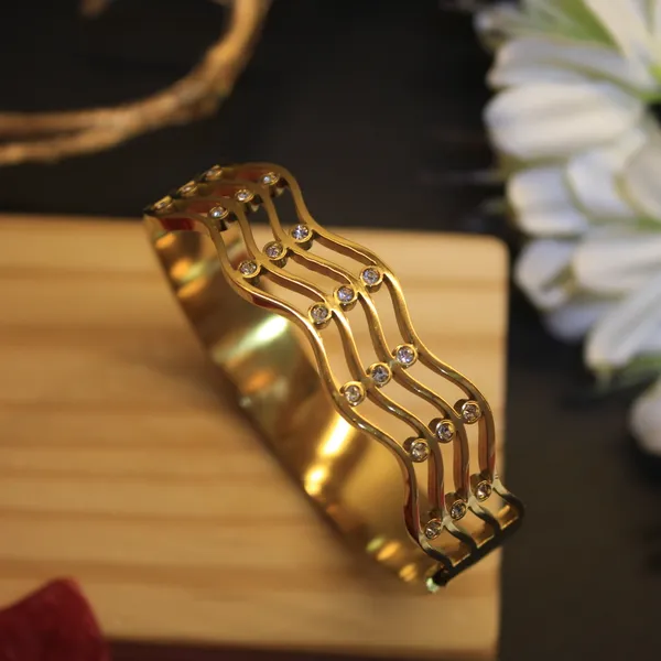 Gold_Plated_Anti_tarnish_Zig_Zag_Stone_Stubbed_Bracelet