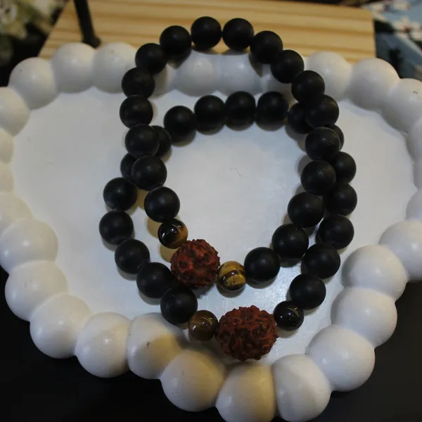 Black_Premium_Wood_And_Plastic_Bracelet_For_Men