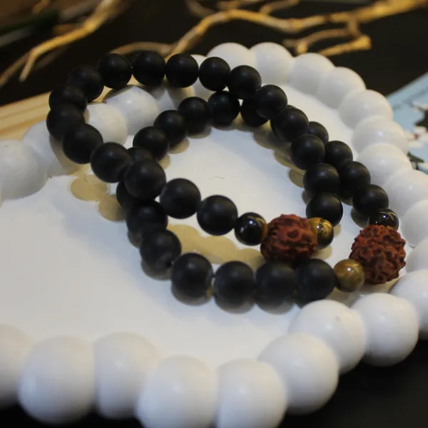 Black_Premium_Wood_And_Plastic_Bracelet_For_Men