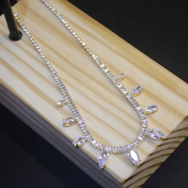 Glimsy_Women_Neck_Pendant