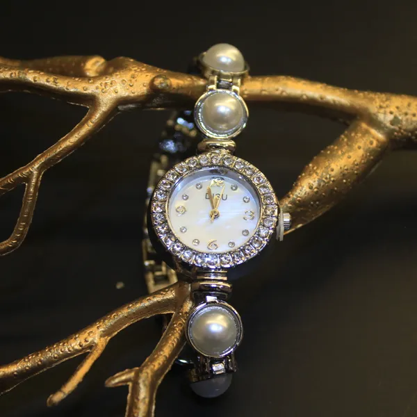 Glimsy_Silver_Pearl_Royale_Bracelet_Watch