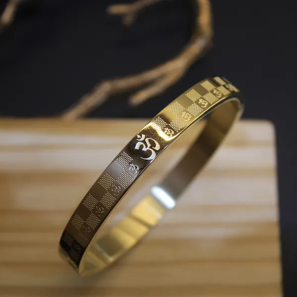 Gold_Plated_Anti_Tarnish_Om_Bracelet_For_Men