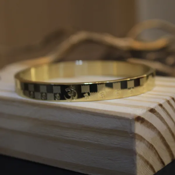 Gold_Plated_Anti_Tarnish_Om_Bracelet_For_Men