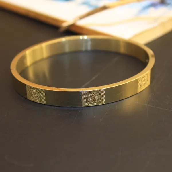Gold_Plated_Anti_Tarnish_Om_Bracelet_For_Men