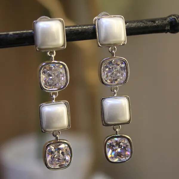 Alloy_Stylish_Korean_Earing_For_Women