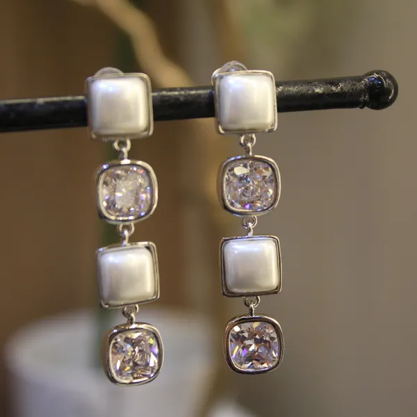 Alloy_Stylish_Korean_Earing_For_Women
