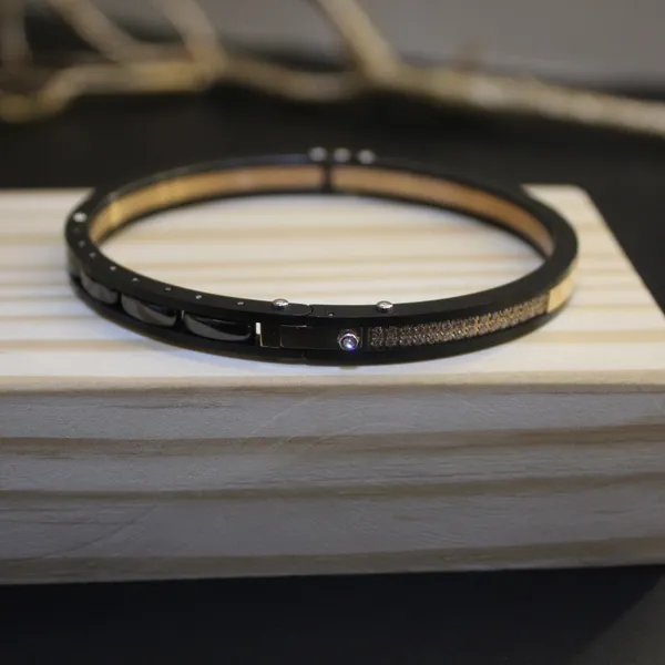 Stylish_American_Diamond_Alloy_Bracelet_For_Men