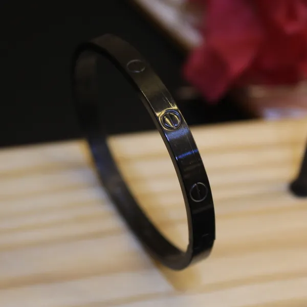 Stylish_Alloy_Black_Cartier_Bracelet_For_Men